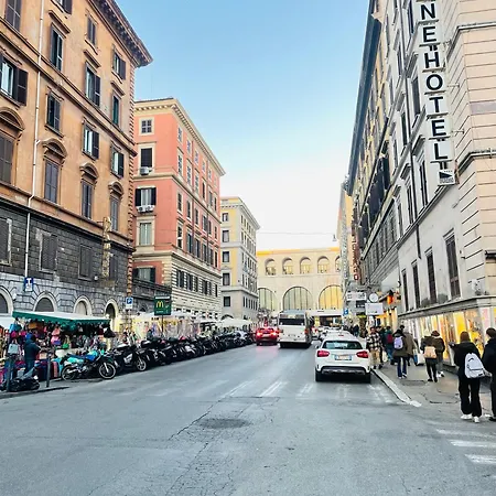 Matrimoniale A 2 Passi Da Colosseo E Termini 3* ローマ